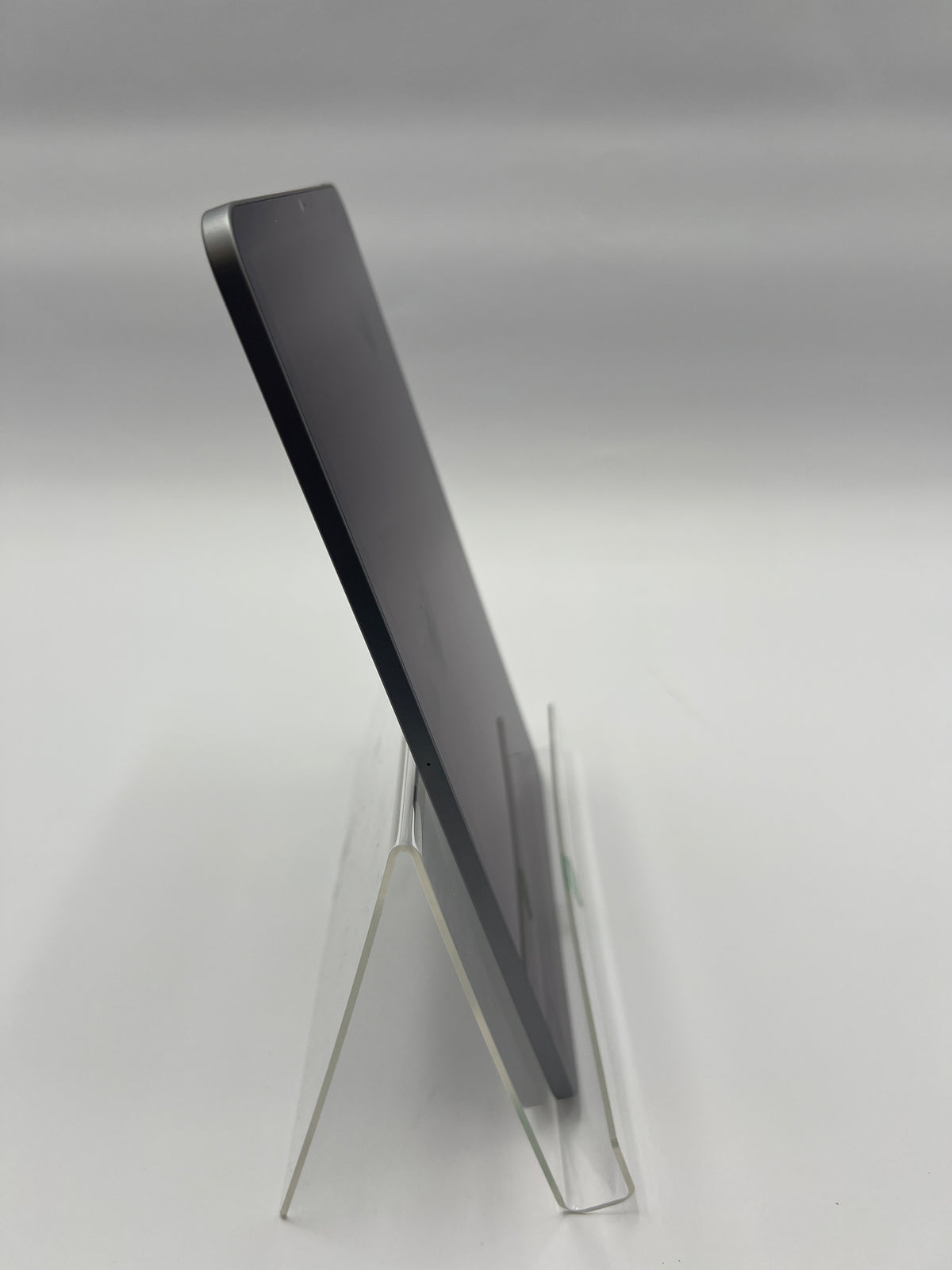WiFi Only Apple iPad Pro 11" 4th Gen 128 GB Space Gray MNXD3LL/A