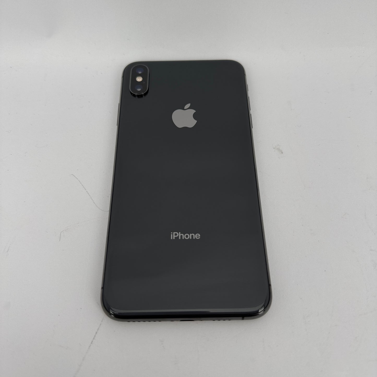 Unlocked Apple iPhone XS Max 64GB 16.6 Space gray MT5V2LL/A