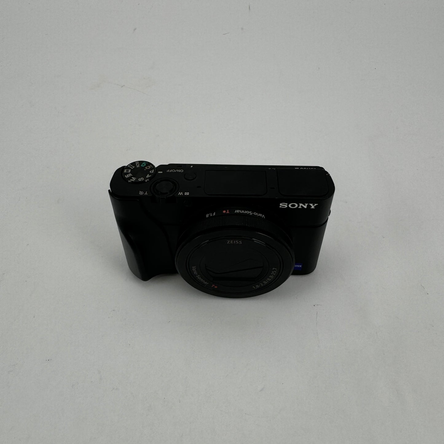 Sony RX100 III Exmor R AVCHD Cybershot 20.1MP Compact Digital Camera