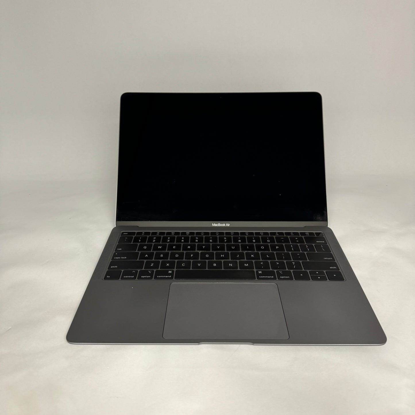 2019 Apple MacBook Air 13.3" i5 1.6GHz 8GB RAM 256GB SSD Space Gray A1932